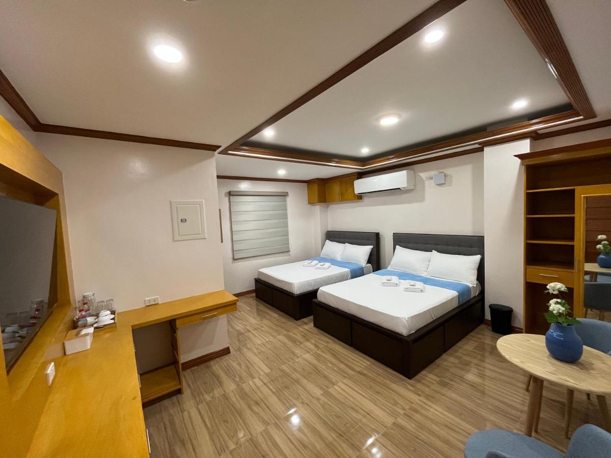 The Legacy Hotel Tayabas Bagian luar foto